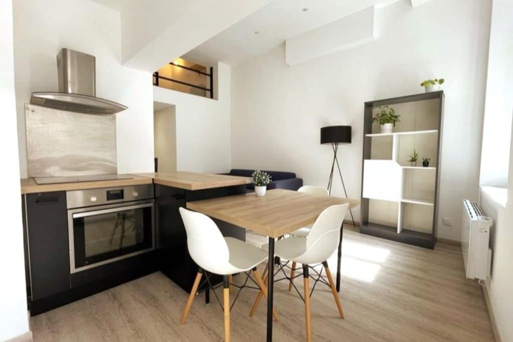 Taote - Studio Avec Terrasse Au Coeur De Ville Brignoles Extérieur photo