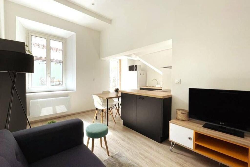Taote - Studio Avec Terrasse Au Coeur De Ville Brignoles Extérieur photo
