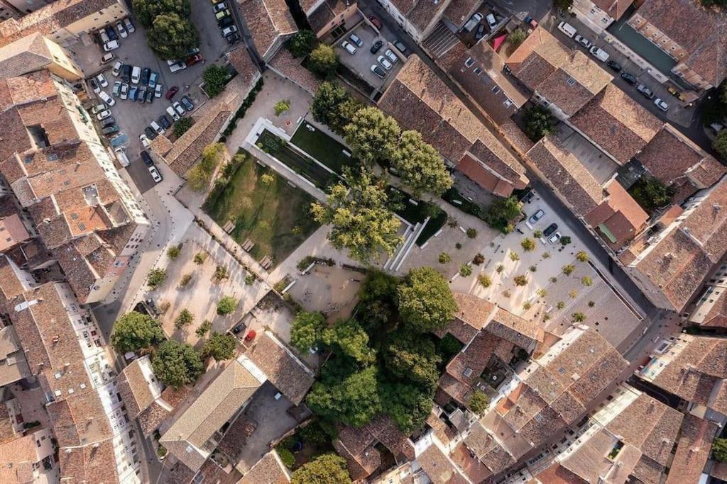 Taote - Studio Avec Terrasse Au Coeur De Ville Brignoles Extérieur photo